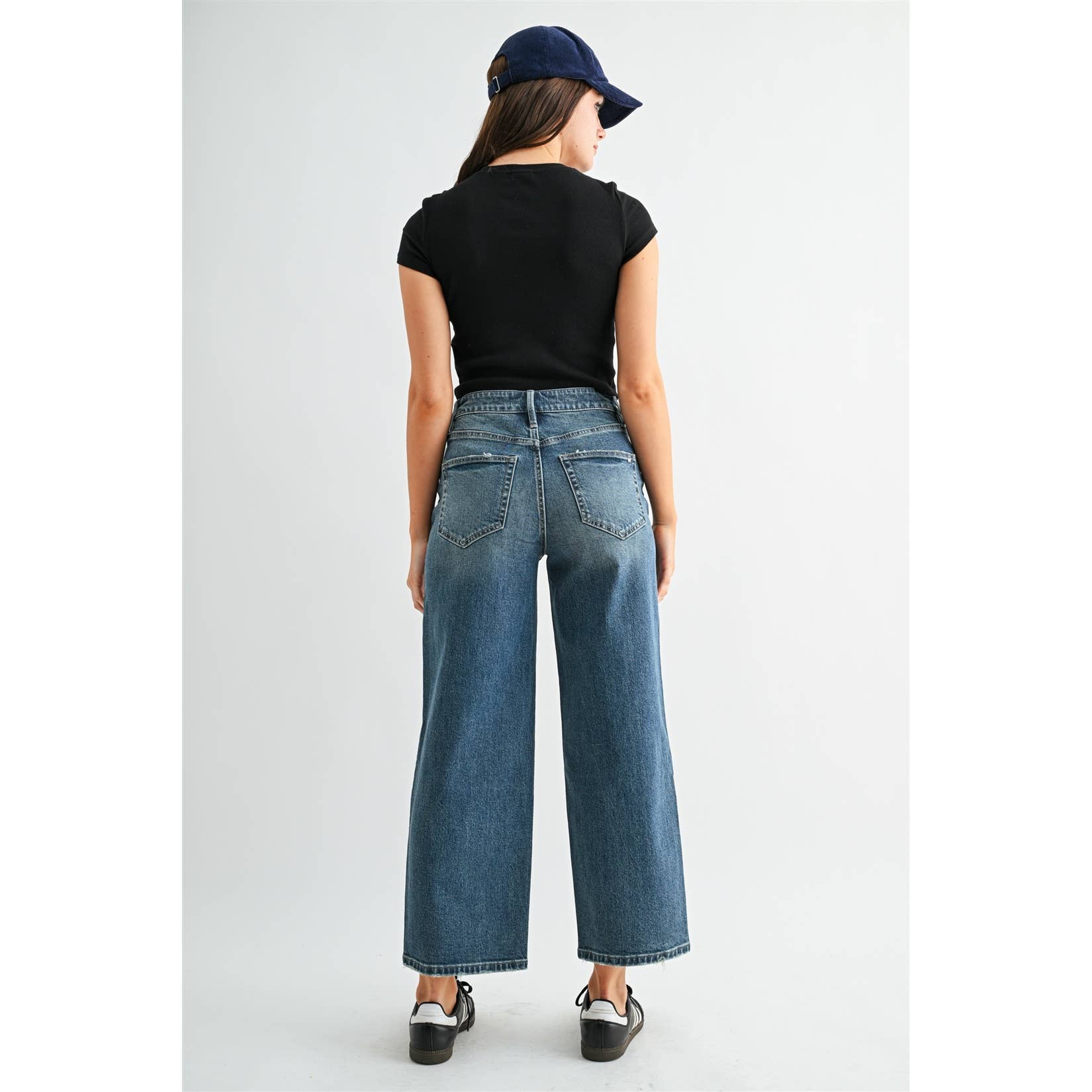 HIGH-RISE STRAIGHT ANKLE TAPERED LOOSE FIT