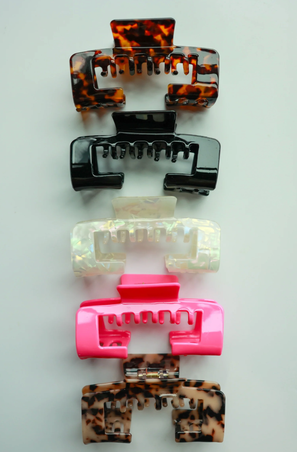 TRUCKER HAT CLAW CLIP