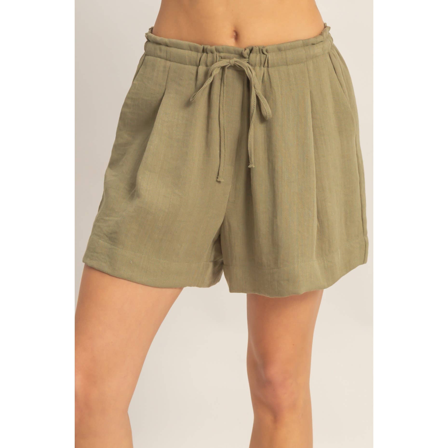 Drawstring Pleated Shorts