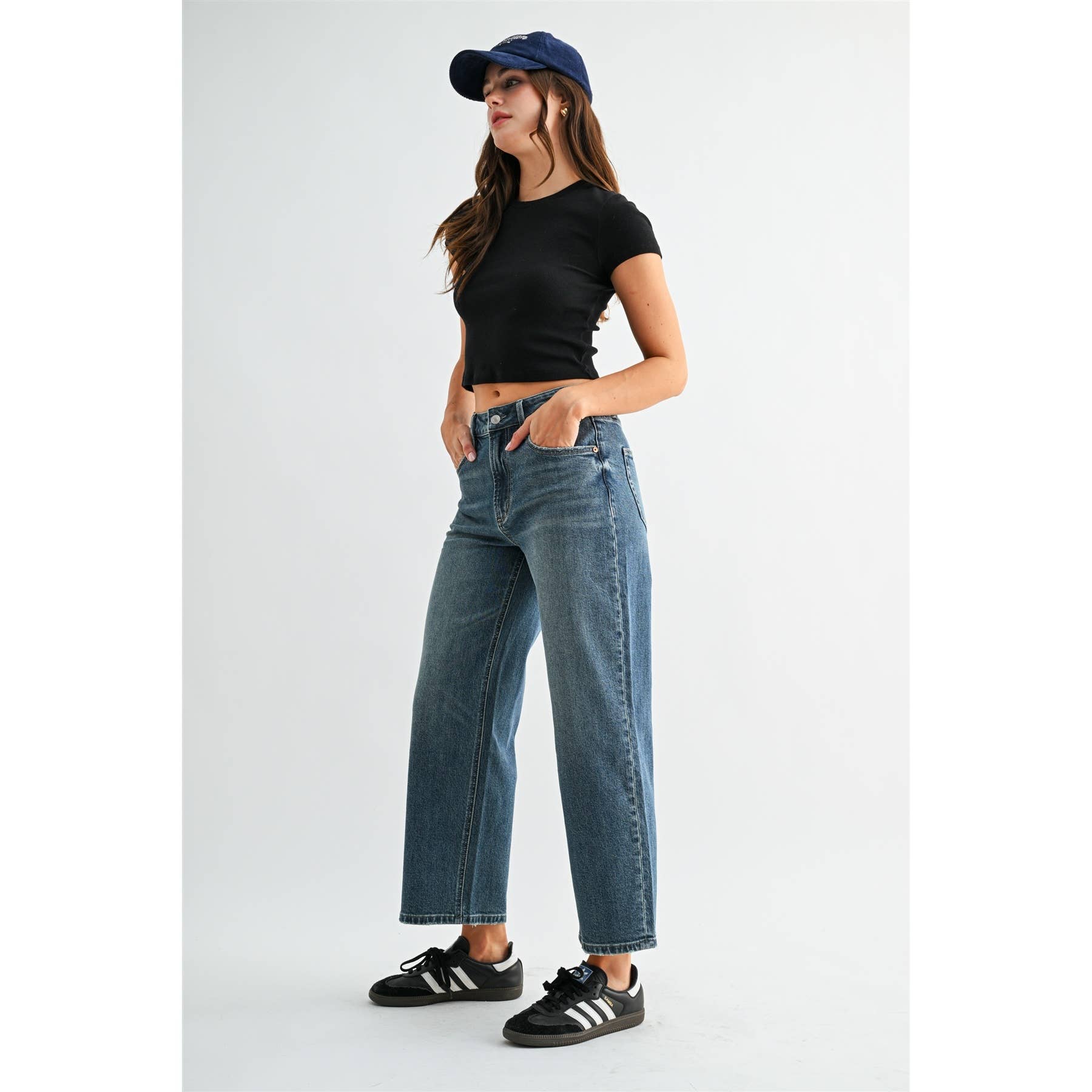 HIGH-RISE STRAIGHT ANKLE TAPERED LOOSE FIT